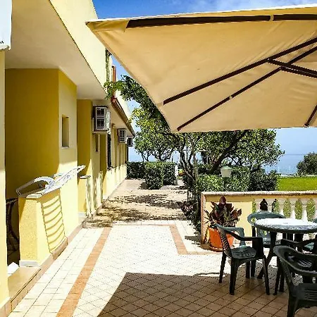 Apart-hotel New Paradise 4*