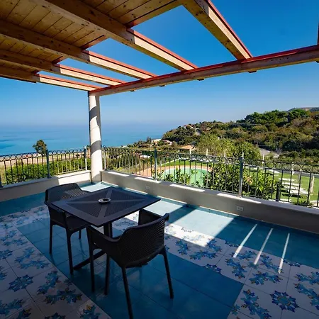 Apart-hotel New Paradise 4*