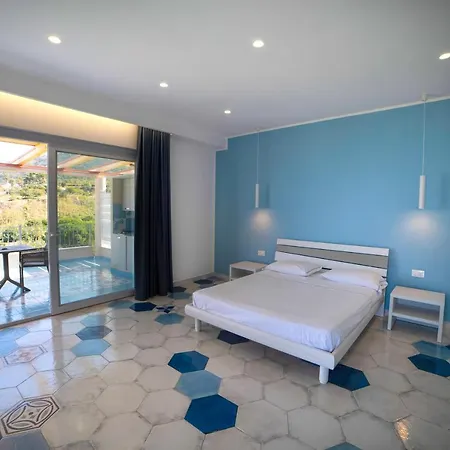 Apart-hotel New Paradise 4*