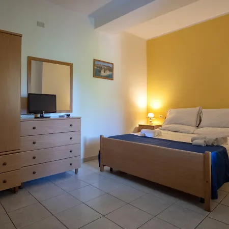 Apart-hotel New Paradise