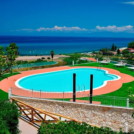 Apart-hotel New Paradise