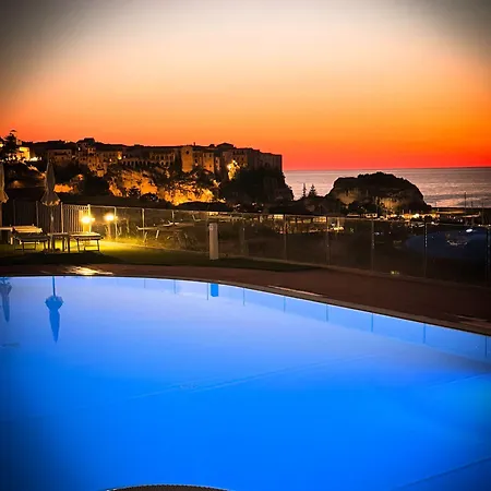Aparthotel New Paradise 4*