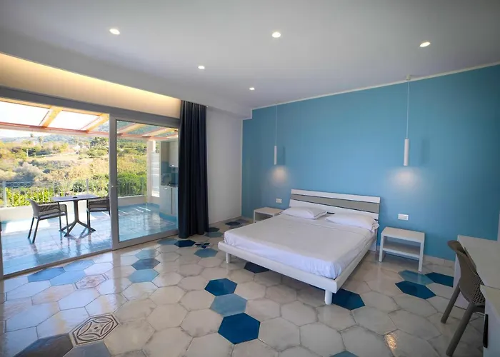 Aparthotel New Paradise 4*