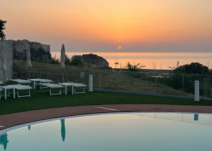 New Paradise Aparthotel 4*